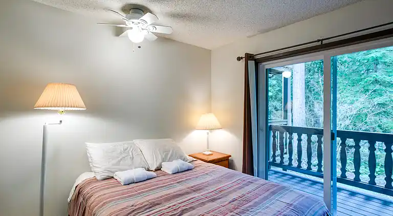 Mt. Baker Lodging Condo #09 - Sleeps 2!