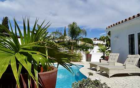 VILLA OASIS SEA VIEW 3 BED PRIVATE HEATED POOL
