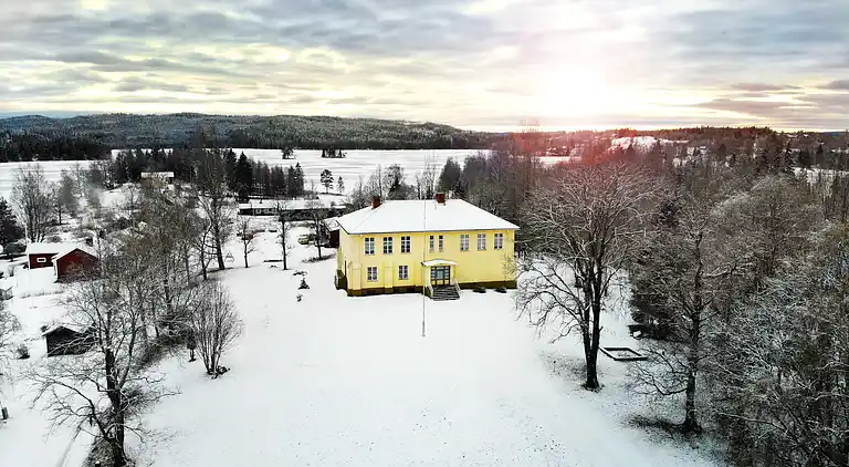 Former school building in the heart of Värmland