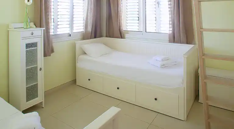 Sea facing 4 bedroom beach Eco house