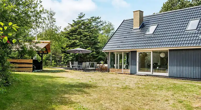 Sommerhus ved Øer Strand