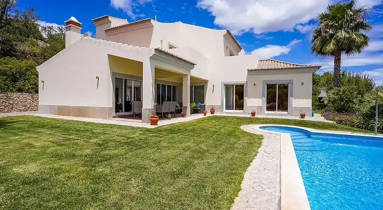 Villa au Santo Estevão