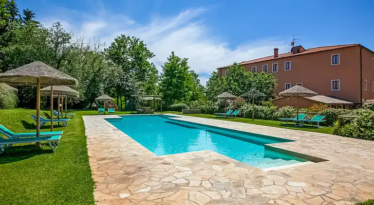Farm house in Montescudaio
