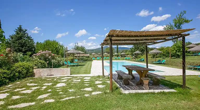 Farm house in Montescudaio