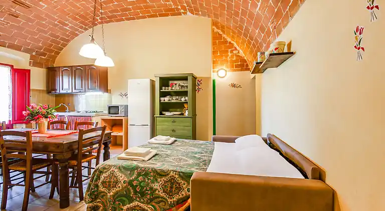 Farm house in Montescudaio