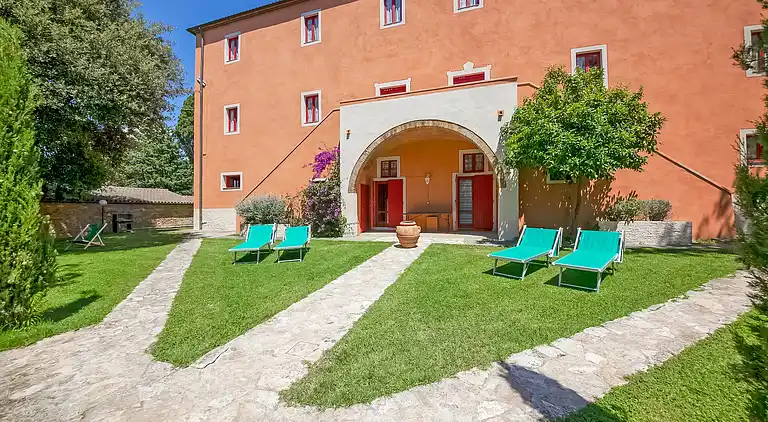 Farm house in Montescudaio