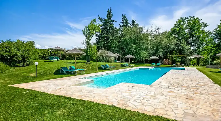 Farm house in Montescudaio