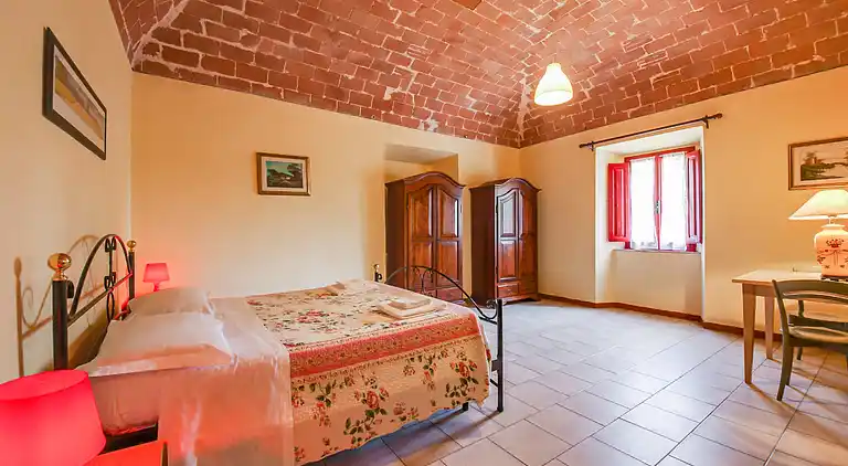 Farm house in Montescudaio