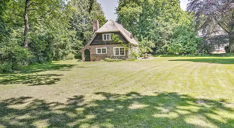 Holiday home in Oostvoorne