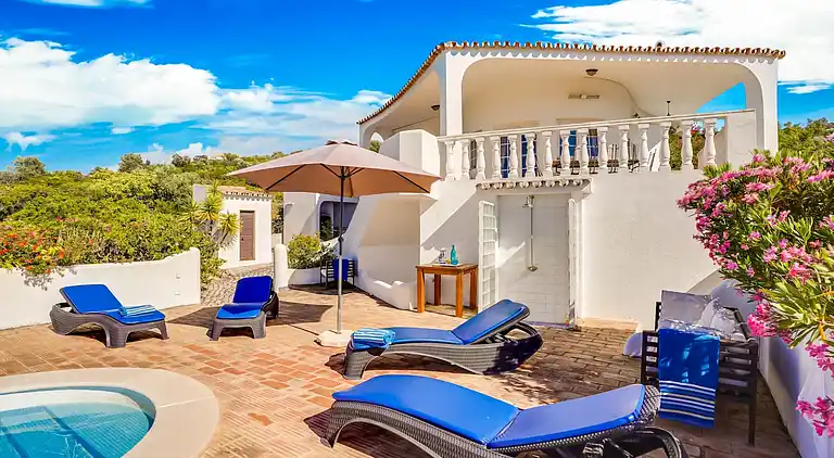 Villa in Santa Bárbara de Nexe