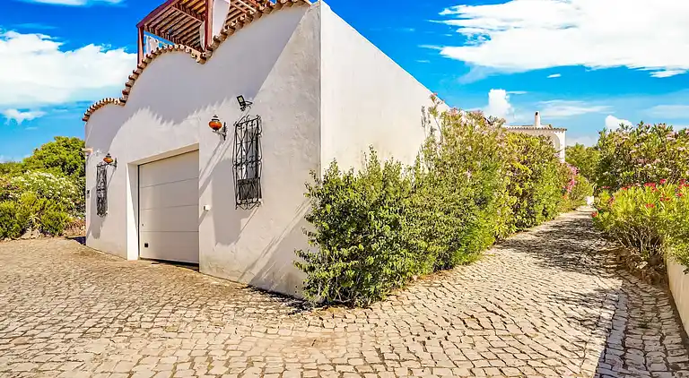 Villa in Santa Bárbara de Nexe