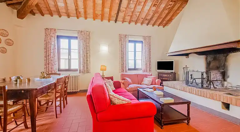 Farm house in Terricciola