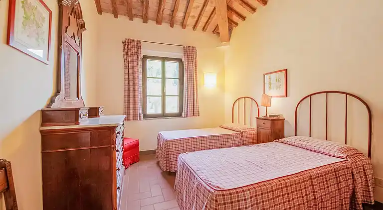 Farm house in Terricciola