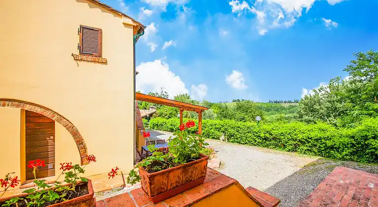 Farm house in Terricciola