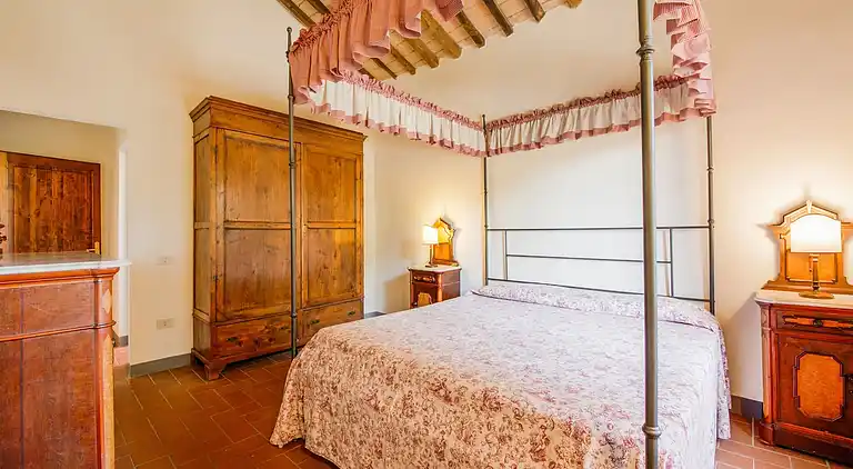 Farm house in Terricciola