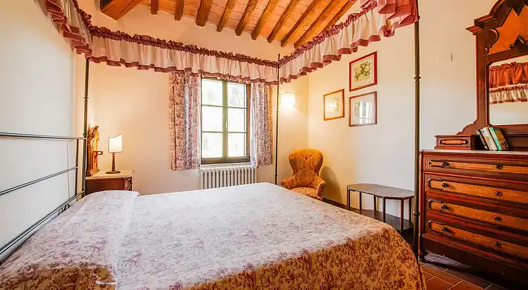 Farm house in Terricciola