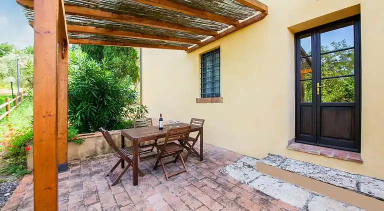 Farm house in Terricciola