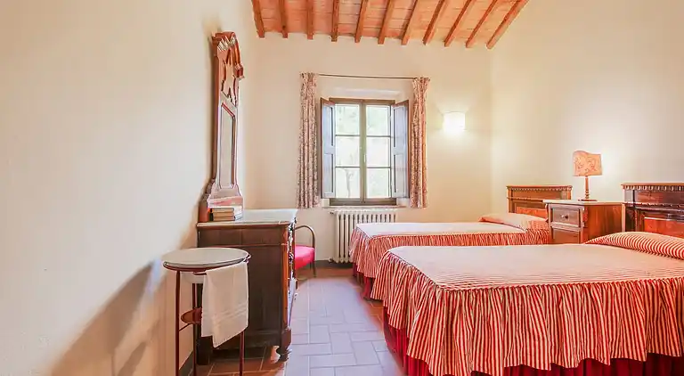 Farm house in Terricciola