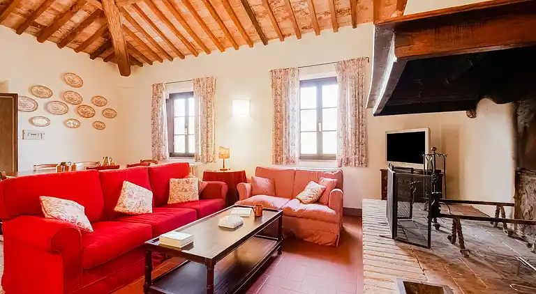 Farm house in Terricciola