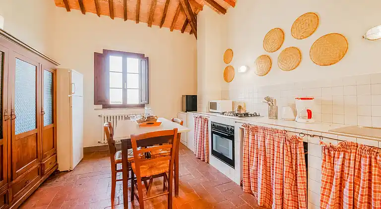 Farm house in Terricciola