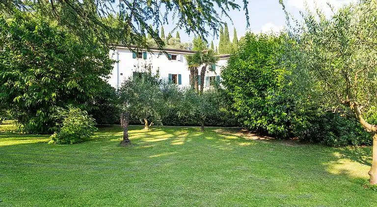 Manor house in Pesina Spezie