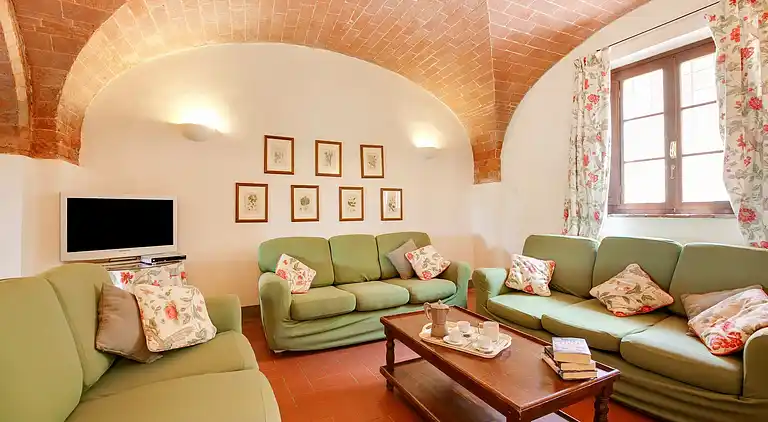 Farm house in Terricciola