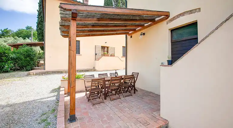 Farm house in Terricciola