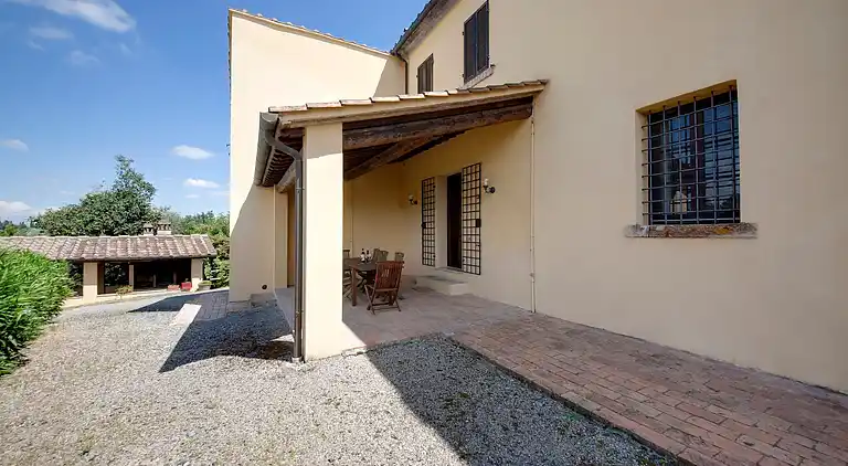 Farm house in Terricciola