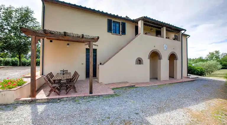 Farm house in Terricciola