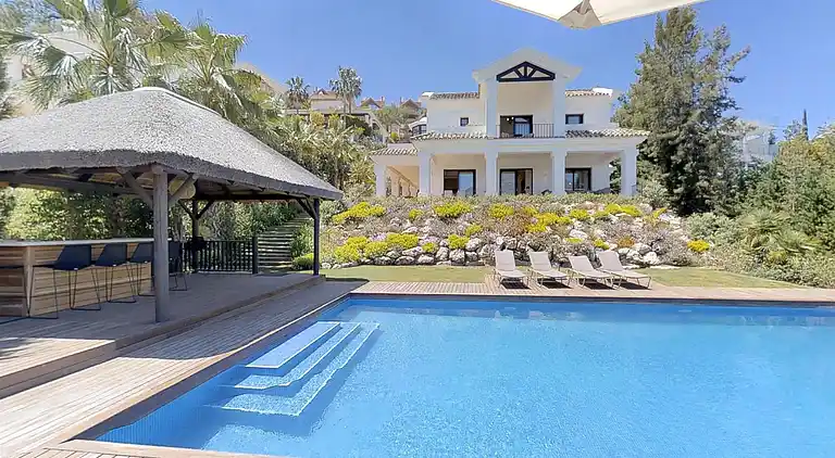 Luksus villa med opvarmet pool!