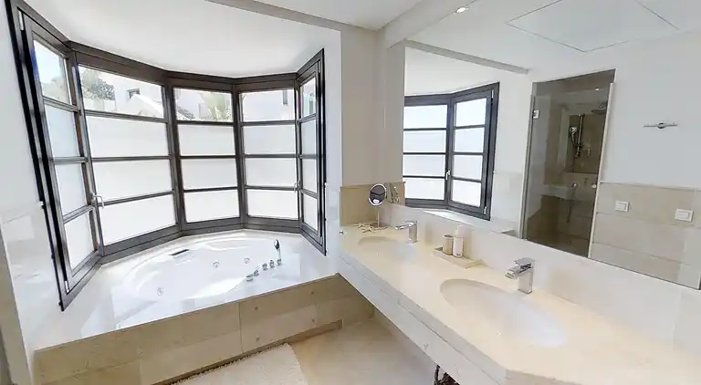 Luksus villa med opvarmet pool!