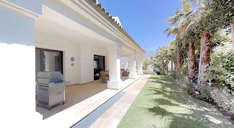 Luksus villa med opvarmet pool!