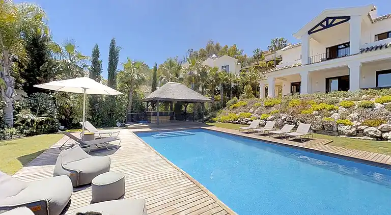 Luksus villa med opvarmet pool!