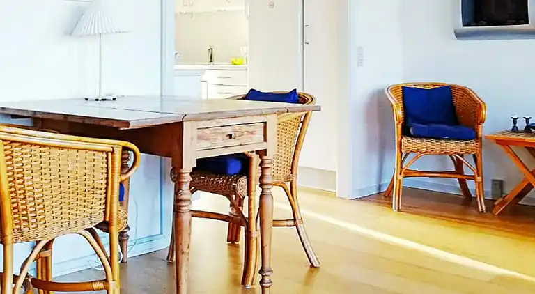 3 vær.,1.sal,1 bad,havudsigt,2prs.