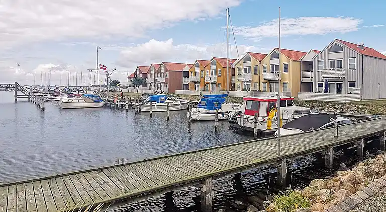 3 vær.,1.sal,1 bad,havudsigt,2prs.