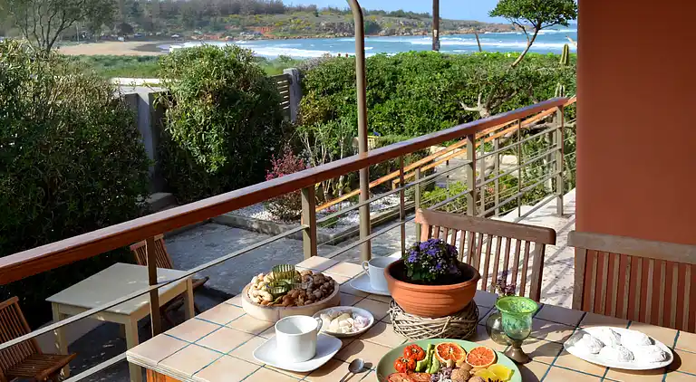 "The House By The Sea" beachfront villa with pool up 9 pers.