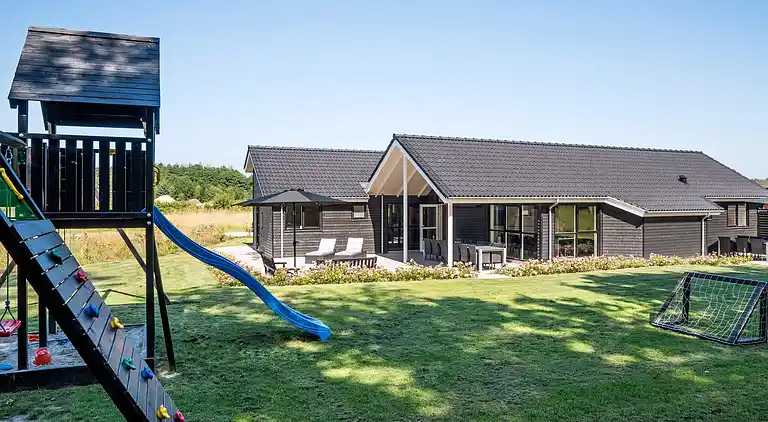 Sommerhus ved Fjellerup Strand