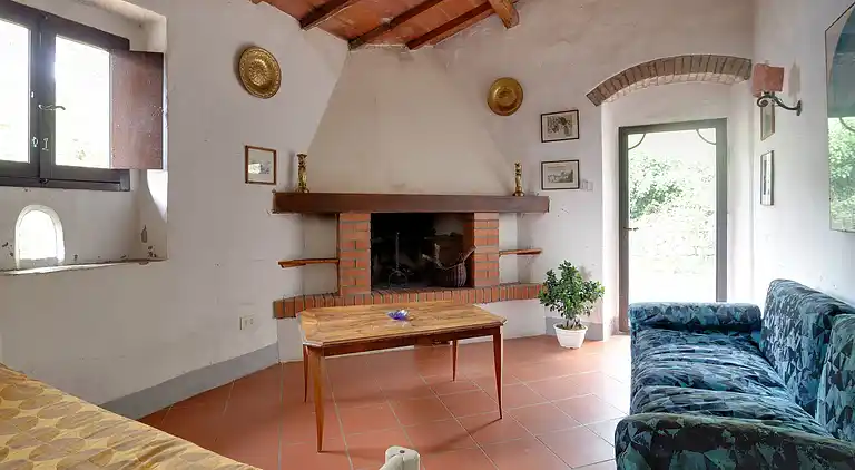 Farm house in Pulicciano