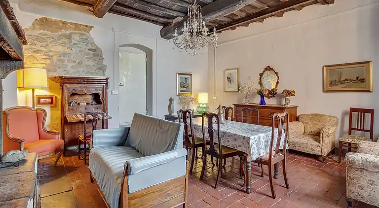 Gårdshus i Pulicciano