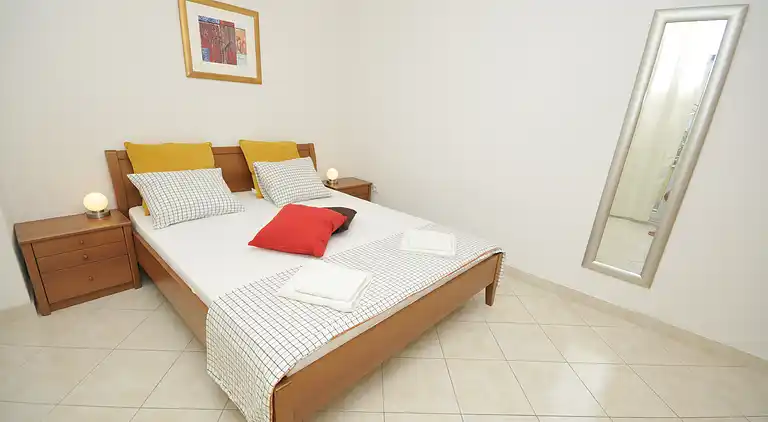 Apartment with Pool,Okrug Gornji, Trogir, Croatien