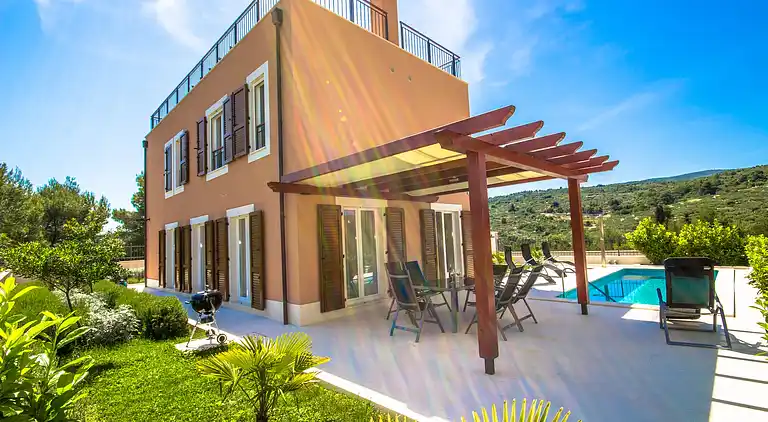 Villa i Splitska