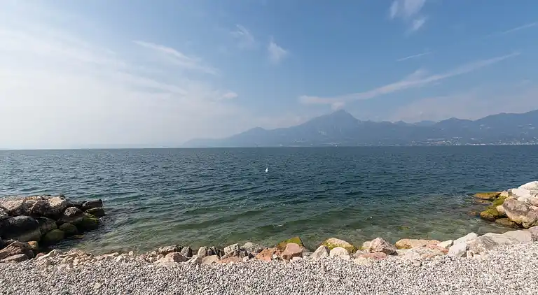 Semesterbostad i Torri del Benaco