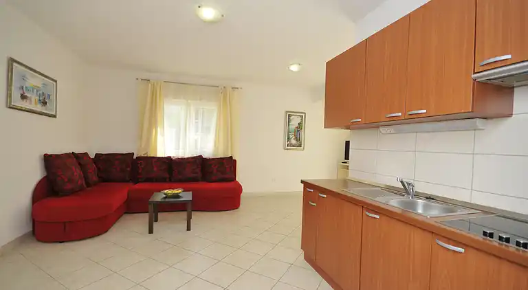  Apartment Jenny with pool,Trogir,Okrug Gornji
