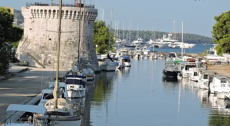  Apartment Classic with pool and Jacuzzi,Trogir,Okrug Gornji