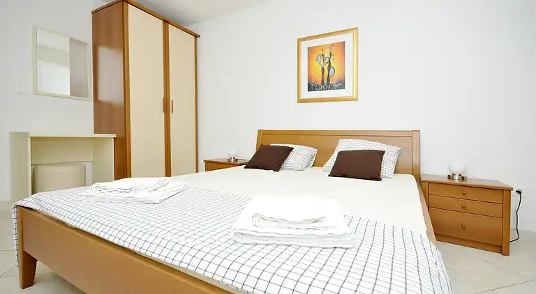 Apartment Sandra with pool,Trogir,Okrug Gornji,Croatien