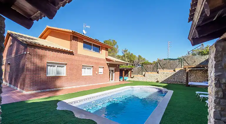 Chalet for 8 people near Sitges
