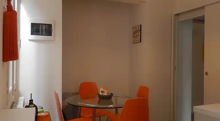 Newly refurbished, bright and central!