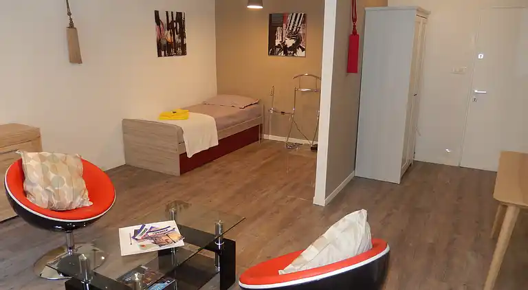 Newly refurbished, bright and central!