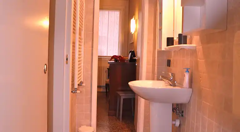 Great location, comfortable and quiet