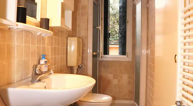 Great location, comfortable and quiet